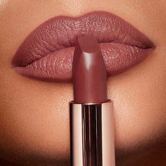 Charlotte Tilbury
Pillow Talk 2. Medium Lipstick & Liner mini Set