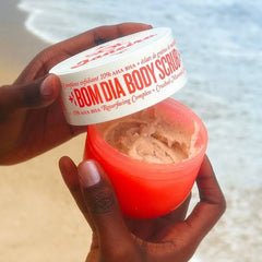 Sol de Janeiro Bom Dia Body Scrub 10% AHA BHA Resurfacing Complex + Crushed Maracujá Seeds 220g