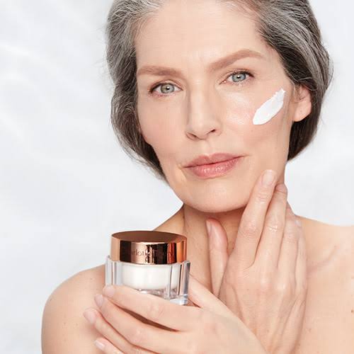 CHARLOTTE'S MAGIC CREAM